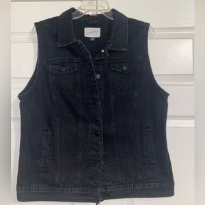 Universal Threads Black Vest